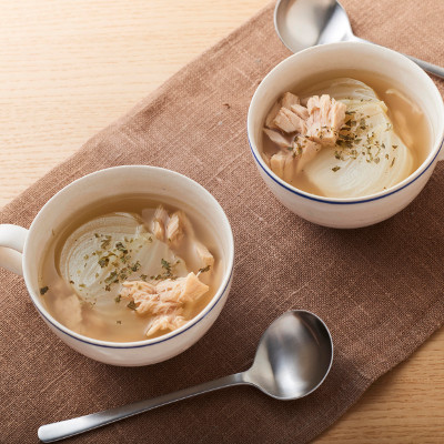 丸ごと玉ねぎの簡単スープ