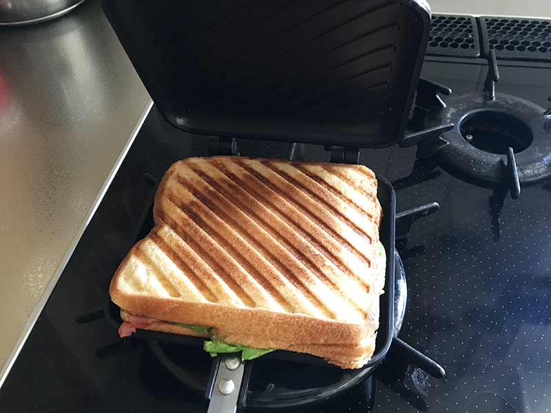 メーカー包装済】 直火1枚焼き ホットサンドメーカー 肉 キャンプ おやつ作りに